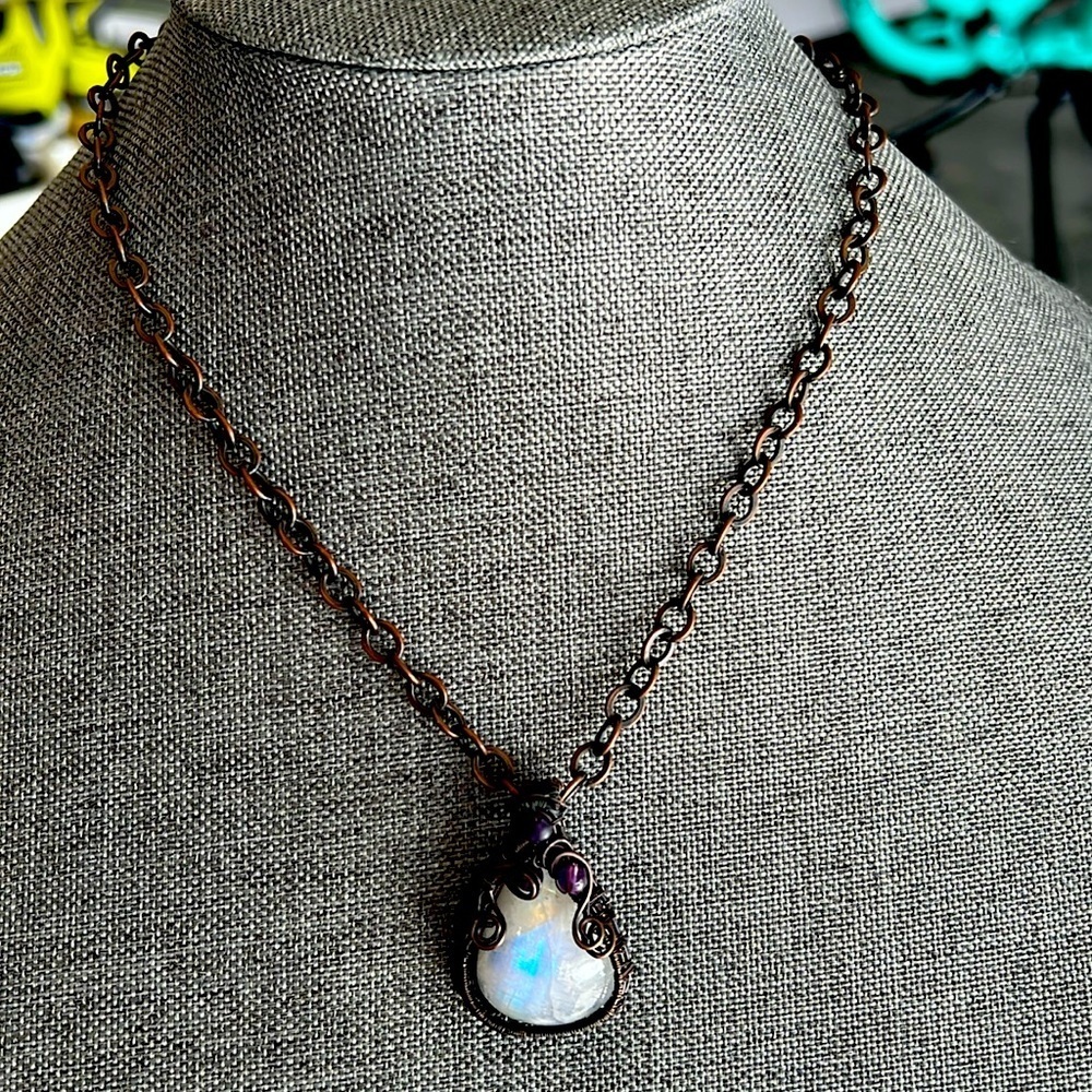 Copper Wire Wrapped Moonstone Pendant Necklace Handmade NWT lotta flash